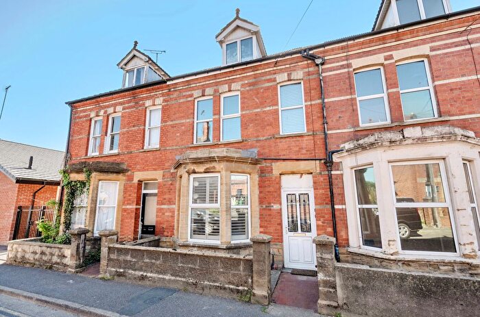 6 Bedroom Detached House For Sale In Earle Street, Yeovil, Somerset, BA20
