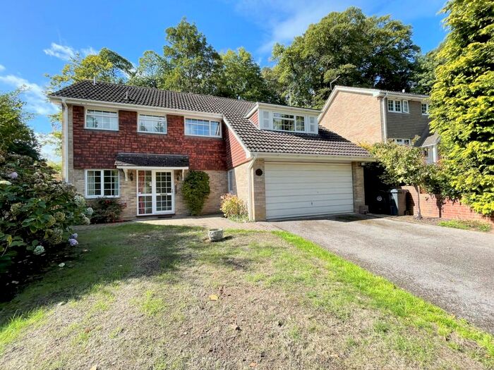 4 Bedroom Detached House To Rent In Langley Drive, Camberley, GU15