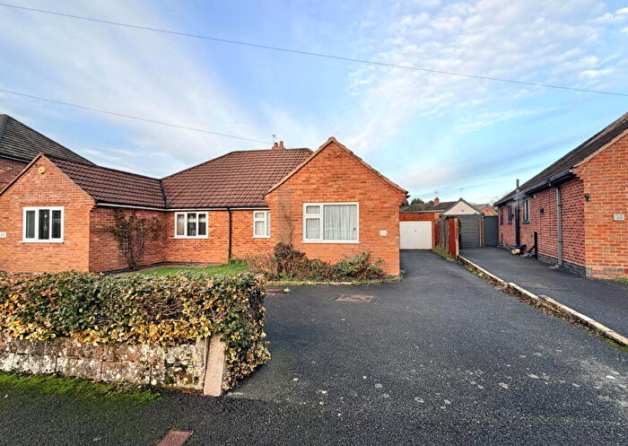 3 Bedroom Semi-Detached Bungalow For Sale In Dyas Road, Hollywood, B47