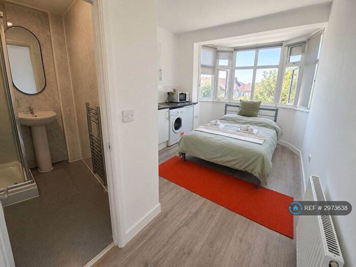 Studio To Rent In Cairnfield Avenue, London, NW2