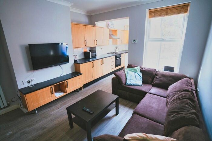 5 Bedroom Terraced House To Rent In Harefield Road, Sheffield, S11