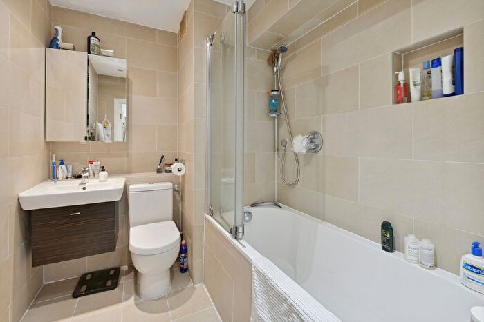 3 Bedroom Flat For Sale In Cornwall Gardens, South Kensington, SW7
