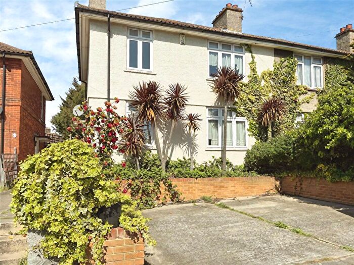 4 Bedroom End Of Terrace House For Sale In Prince John Road, London, SE9