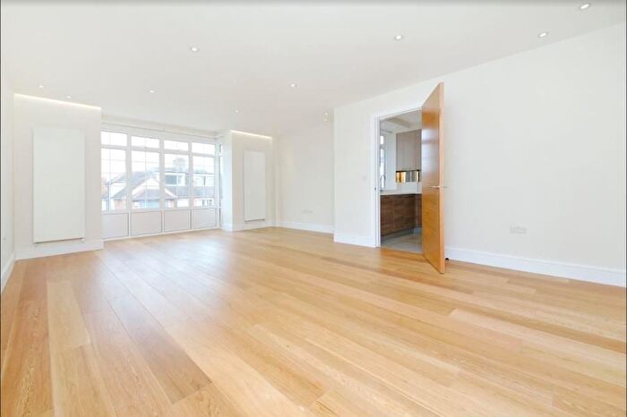 2 Bedroom Flat To Rent In Sandwell Court, Beechcroft Avenue, Golders Green, London, NW11