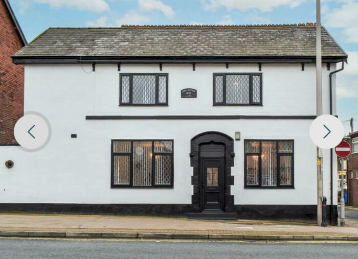 2 Bedroom Detached House To Rent In Bloomfield Road, Blackpool, FY1