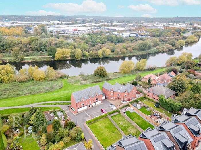 3 Bedroom Apartment For Sale In Waters Edge, Bell Lane, Nottingham, NG11