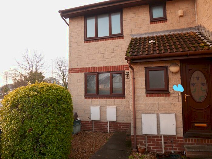 1 Bedroom Flat To Rent In Appletree Court, Worle, Weston-Super-Mare BS22