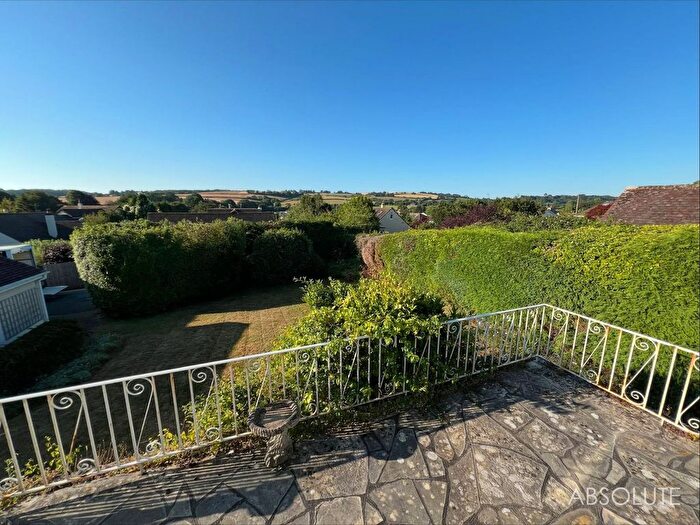 3 Bedroom Detached Bungalow For Sale In Higher Warborough Road, Galmpton, TQ5