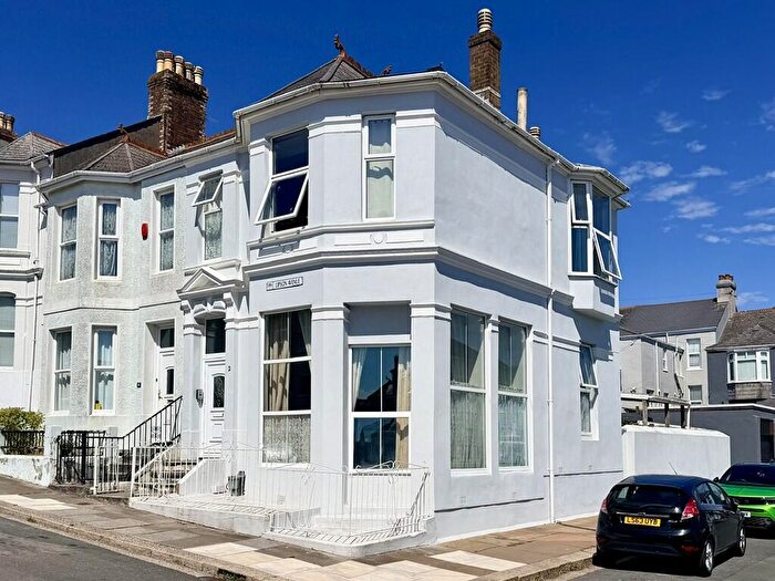 4 Bedroom End Of Terrace House For Sale In Lipson Avenue, Lipson, Plymouth, PL4