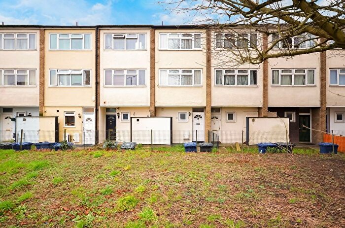 3 Bedroom Terraced House To Rent In East Acton Lane, London, W3