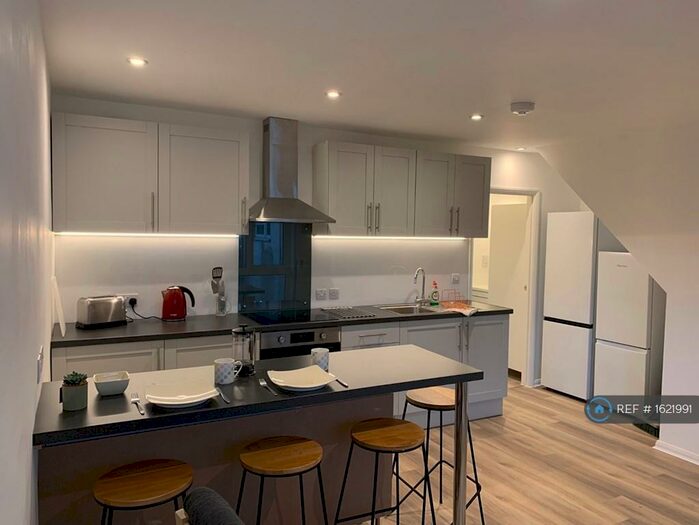 4 Bedroom Terraced House To Rent In Guildford Park Avenue, Guildford, GU2