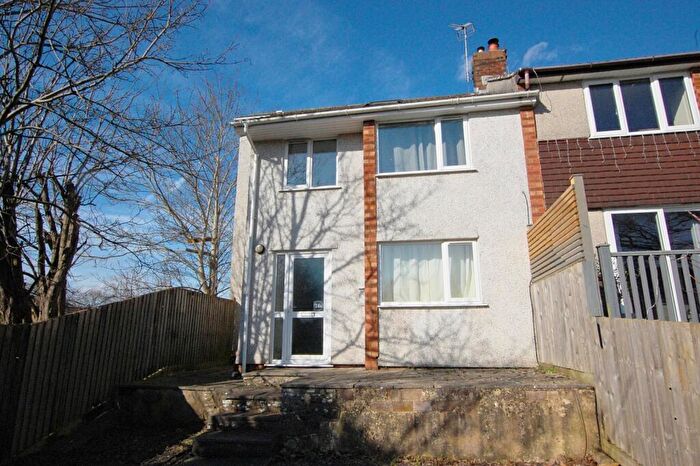 3 Bedroom Maisonette For Sale In Fairway Close, Oldland Common, Bristol, BS30