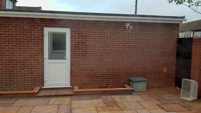 1 Bedroom Studio To Rent In Marlborough Drive, London, IG5