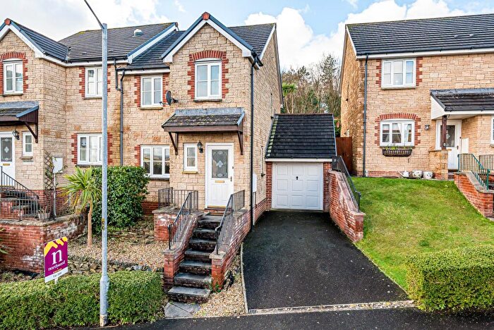 3 Bedroom Semi-Detached House For Sale In Talmena Ave, Wadebridge, PL27