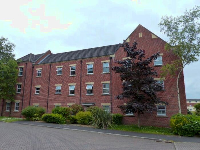 2 Bedroom Flat To Rent In Alma Wood Close, Chorley, PR7