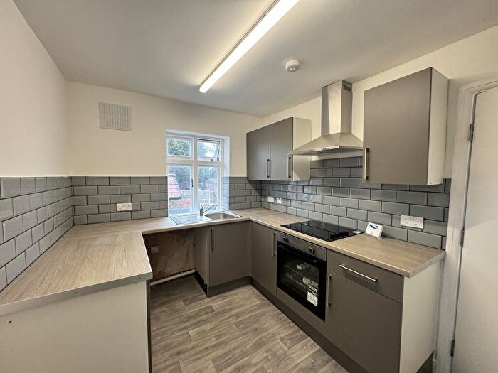 2 Bedroom Flat To Rent In Leeming Lane, NG19