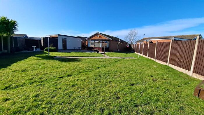 3 Bedroom Detached Bungalow For Sale In Lyndon Drive, Kinmel Bay, Rhyl, LL18