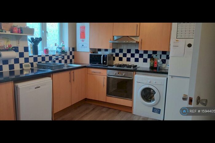 4 Bedroom Terraced House To Rent In Crown Lane, London, N14