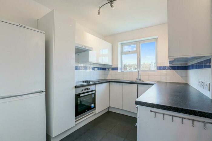 2 Bedroom Flat To Rent In Dacres Road, London, SE23