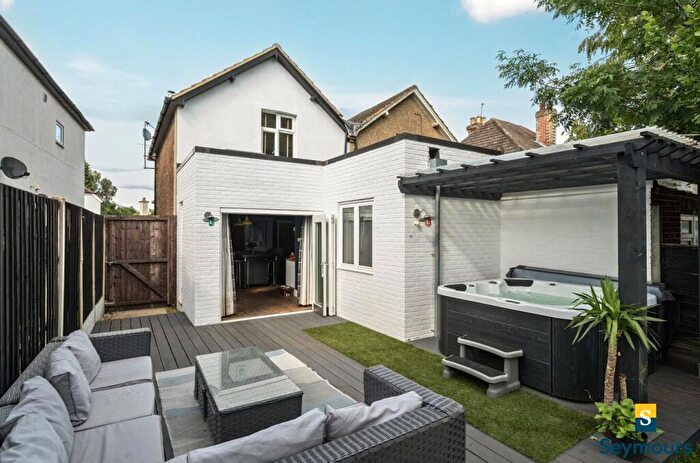 2 Bedroom Semi Detached House For Sale In Stoughton Road, Guildford, Surrey, GU2