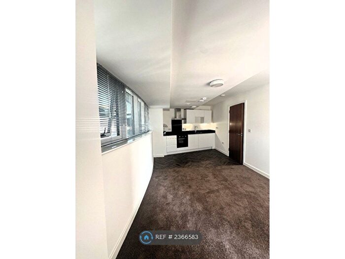 1 Bedroom Flat To Rent In The Gatehaus, Bradford, BD1