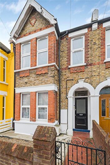 2 Bedroom Apartment For Sale In Hazeldon Road, London, SE4