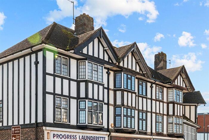 3 Bedroom Flat For Sale In Commercial Square, Haywards Heath, RH16