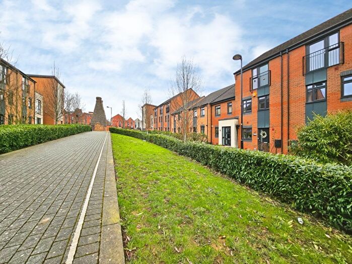 4 Bedroom Town House For Sale In Kiln View, Stoke-On-Trent, ST1