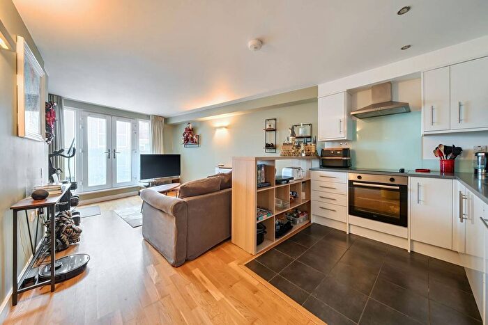 2 Bedroom Flat For Sale In London Road, Brentford, TW8