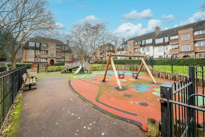 2 Bedroom Flat To Rent In Dunfield Road, Beckenham Hill, London, SE6