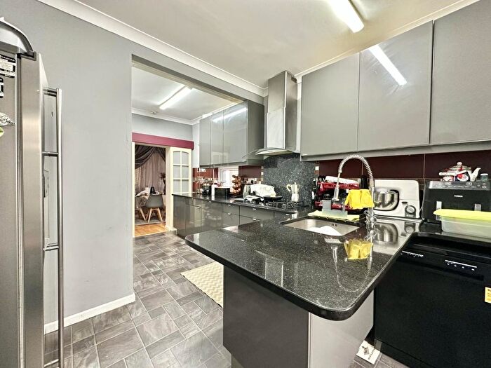 3 Bedroom Terraced House For Sale In Aberdeen Road, Wealdstone, Harrow, HA3