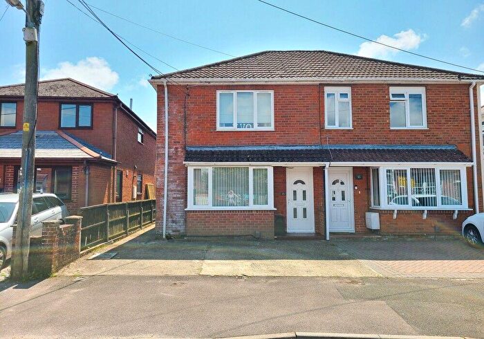 3 Bedroom Semi-Detached House For Sale In Lydlynch Road, Totton, Southampton, SO40