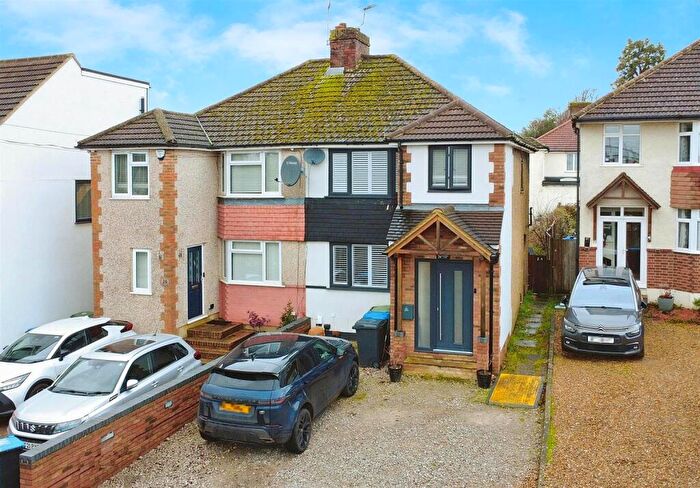 3 Bedroom Semi Detached House For Sale In Boxmoor, Hemel Hempstead, HP1