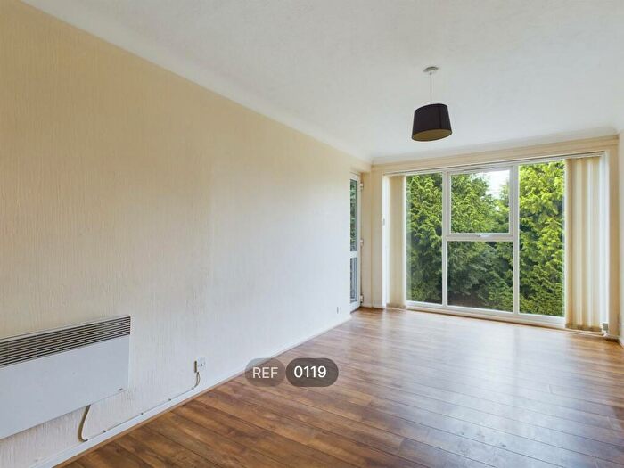 2 Bedroom Flat To Rent In Willow Court, Beverley, HU17