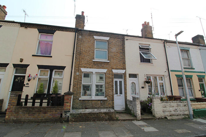 2 Bedroom Terraced House To Rent In Devonshire Road, Gillingham, Kent, ME7