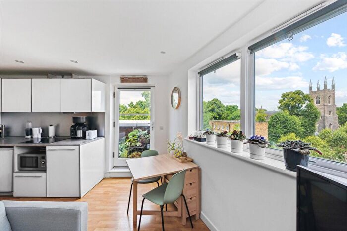 1 Bedroom Apartment For Sale In Essex Road, London, N1