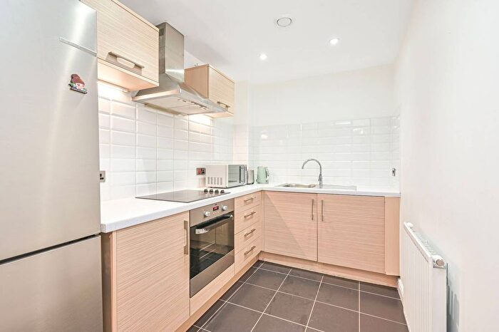 2 Bedroom Flat To Rent In Needleman Close, Colindale, London, NW9