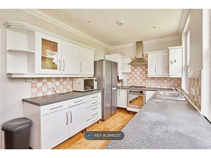 4 Bedroom Maisonette To Rent In Frithville Gardens, London, W12