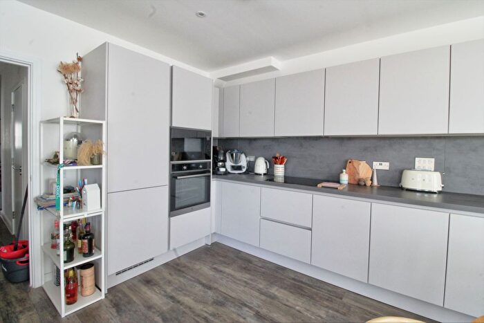 2 Bedroom Flat For Sale In Flat, Aphrodite Court, Barnet, EN5