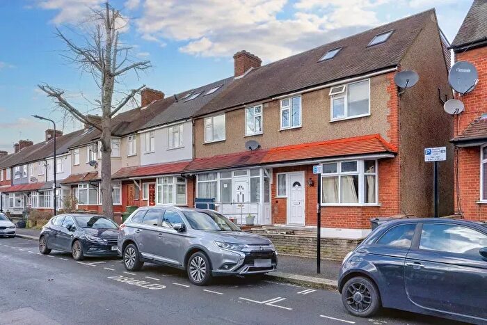 2 Bedroom End Of Terrace House To Rent In , N18