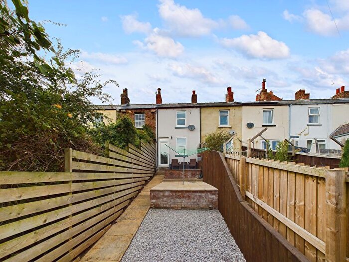 2 Bedroom Cottage For Sale In Hope Terrace, Whitby, YO21