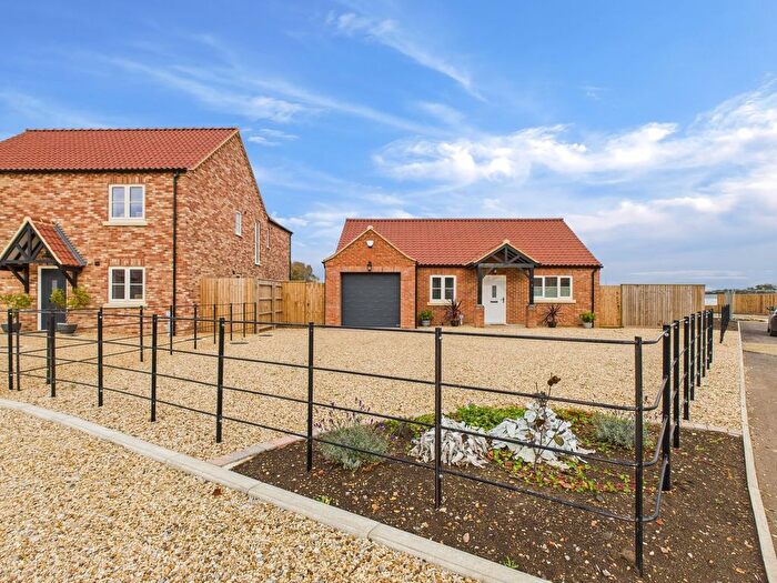 3 Bedroom Bungalow For Sale In Hungate Road, Emneth, Wisbech, PE14