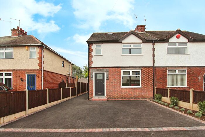 3 Bedroom Semi-Detached House To Rent In Kingrove Avenue, Beeston, Beeston, NG9