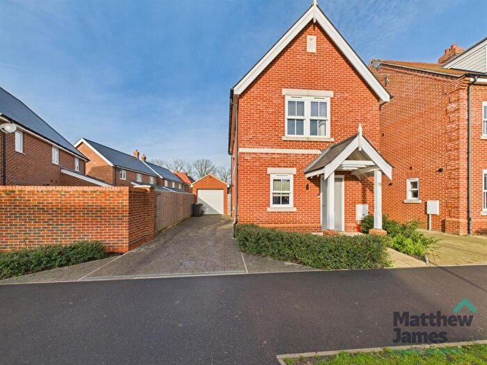 3 Bedroom Detached House To Rent In Maigold Avenue, Colchester, CO4