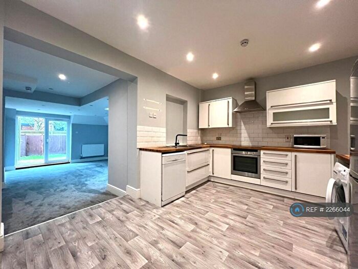 3 Bedroom Terraced House To Rent In Bell Street, Maidenhead, SL6