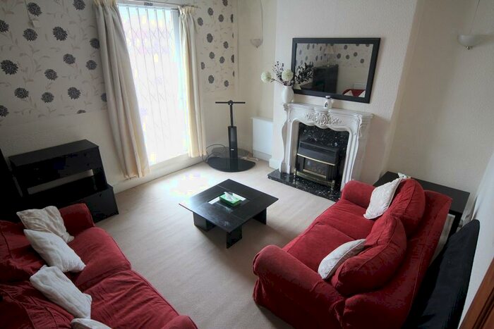 1 Bedroom Apartment To Rent In Queens Drive, Childwall, Liverpool, L15