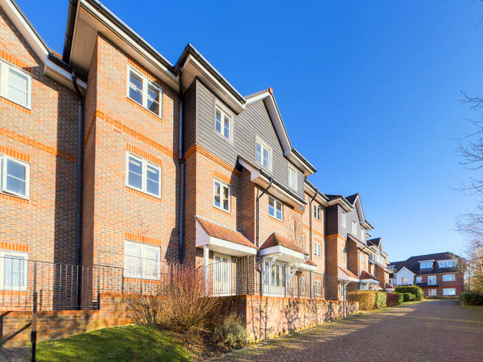 2 Bedroom Apartment For Sale In Aspen Court, High Wycombe, HP13