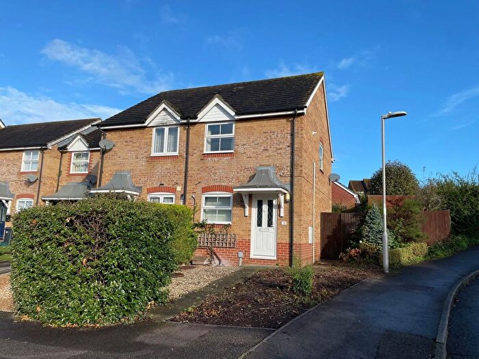 2 Bedroom Semi-Detached House To Rent In Harrington Close, Newbury, RG14