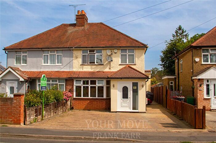 3 Bedroom Semi-Detached House For Sale In Downs Road, Slough, Berkshire, SL3