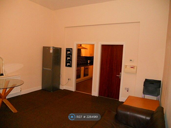 7 Bedroom Terraced House To Rent In Wilbraham Road, Manchester, M14